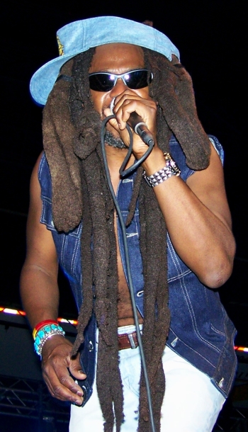 Hinds, Steel Pulse