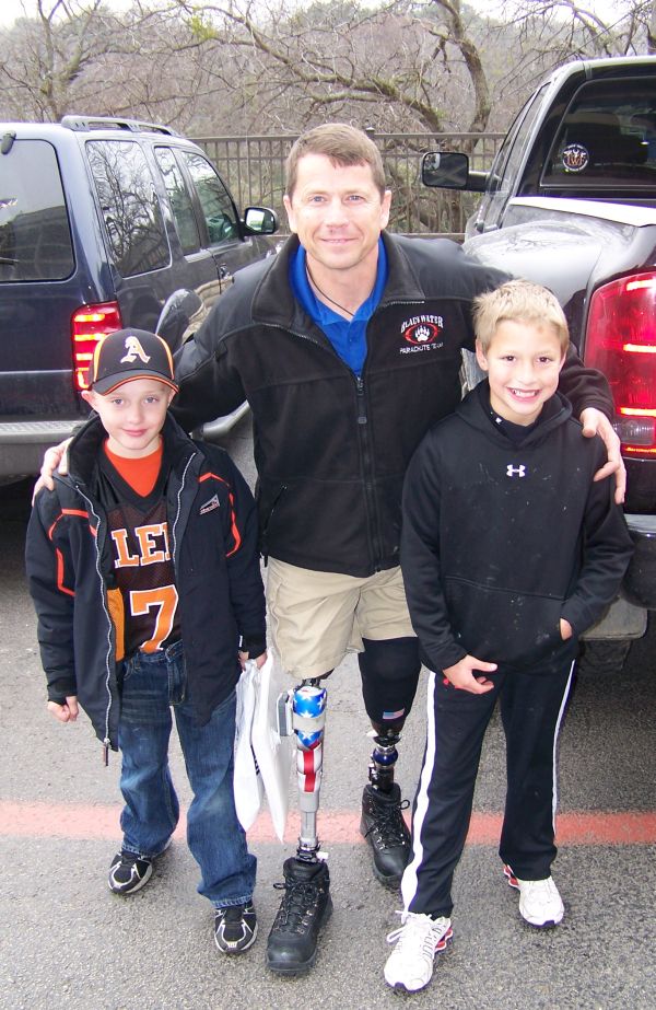 Sgt. Dana Bowman Greets Fans